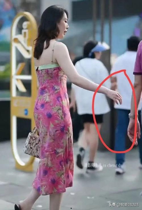 街拍中国吃瓜群众,中国吃瓜群众的热辣瞬间